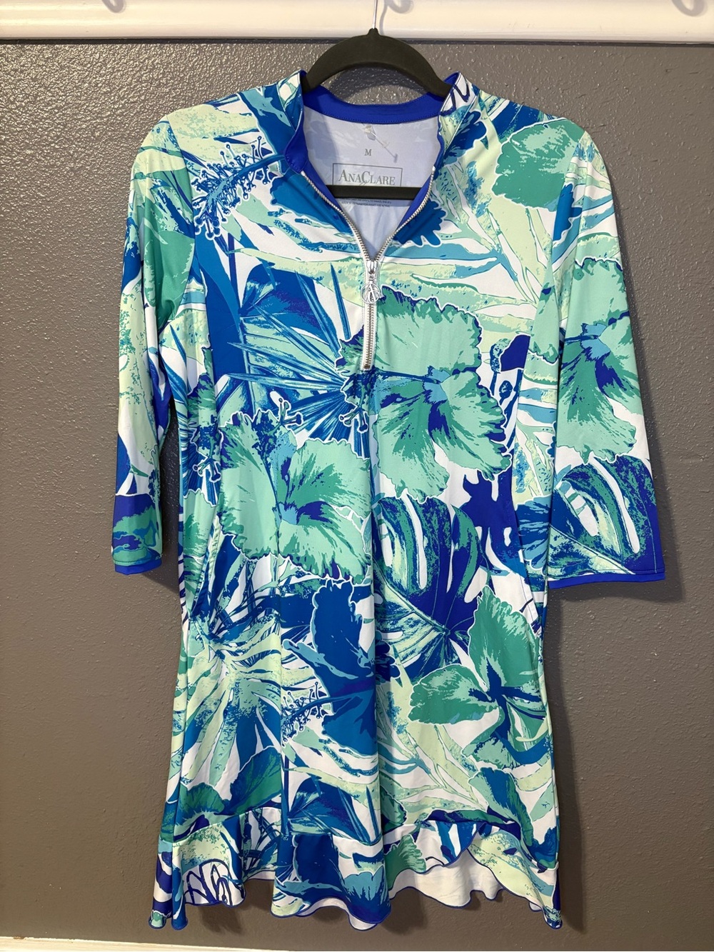 AnaClare Emerson Aloha Sport Dress size M (SKU 301)